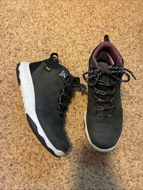Teva Charcoal Gray and Plum Lace-Up Trail Sneakers